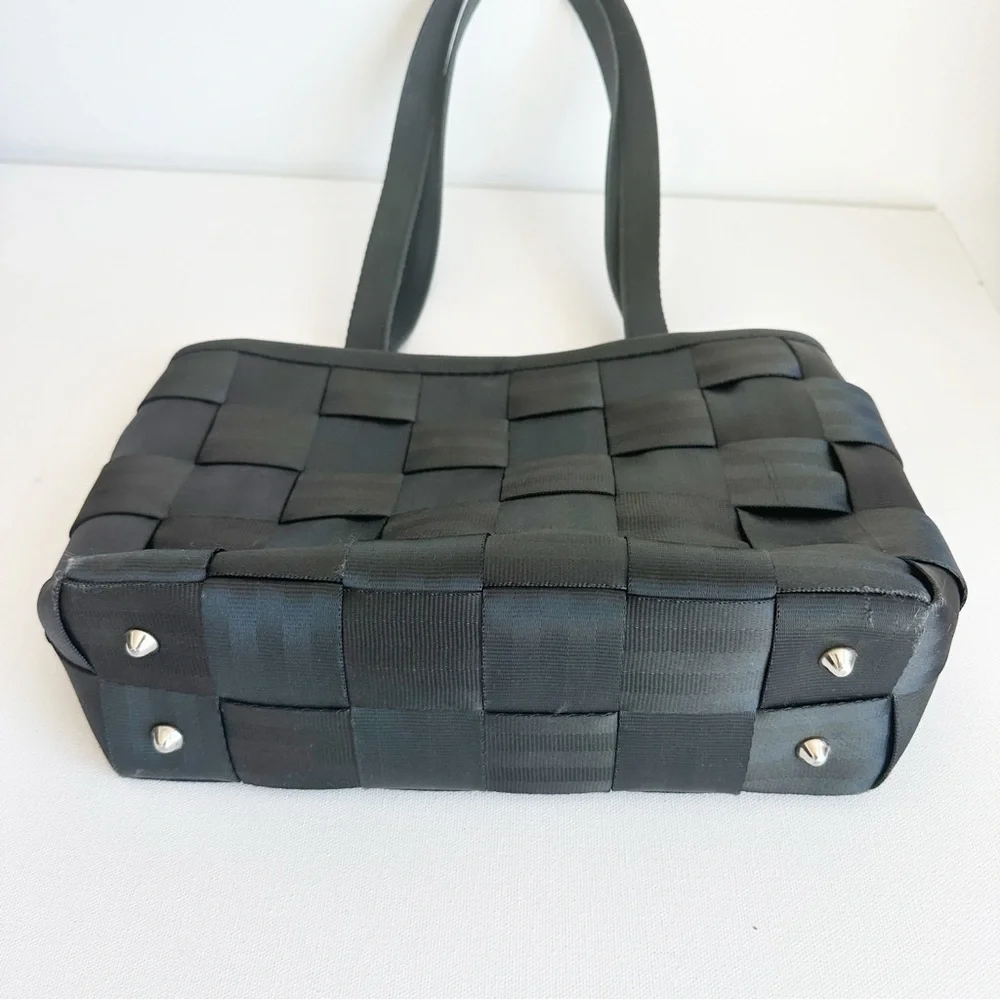Harveys Seatbelt Bag Black Tote Purse Snap Closure Medium